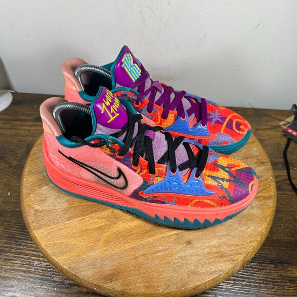 Nike Kyrie Low 4 EP 1 World 1 People Red Shoes Men's Size 8 CZ0105-600 - Picture 1 of 10